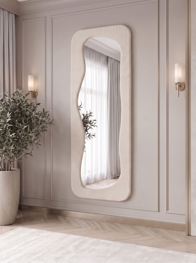 Настенное зеркало в мягкой бежевой раме 170×60 см